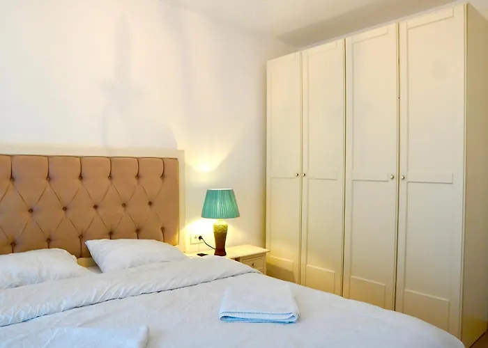 Coresi Zaharia Stancu Luxury 2 Camere Apartment